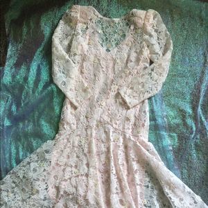 🆕Vintage lace fluted dress